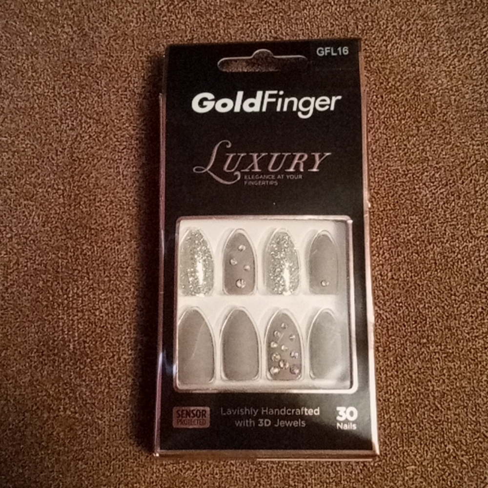 Kiss Gold Finger Luxury Nail Kit - Silver
